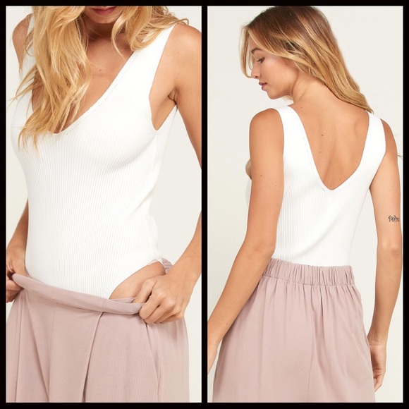 1 LEFT‼️ V-Neck Ribbed Bodysuit - Picture 5 of 5